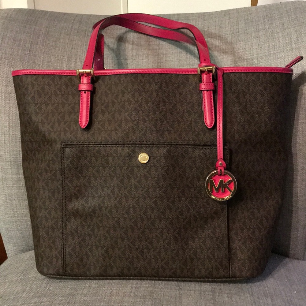 Michael Kors Purse MOTIVATED TO SELL!